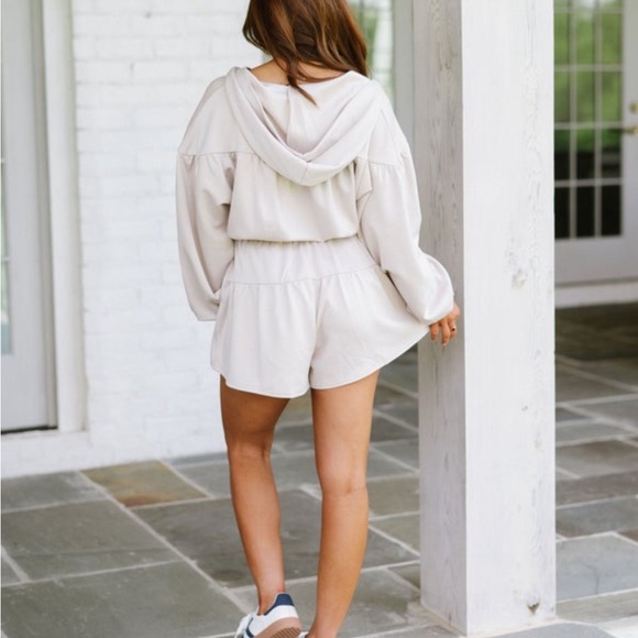 NWT Romper - Picture 2 of 7